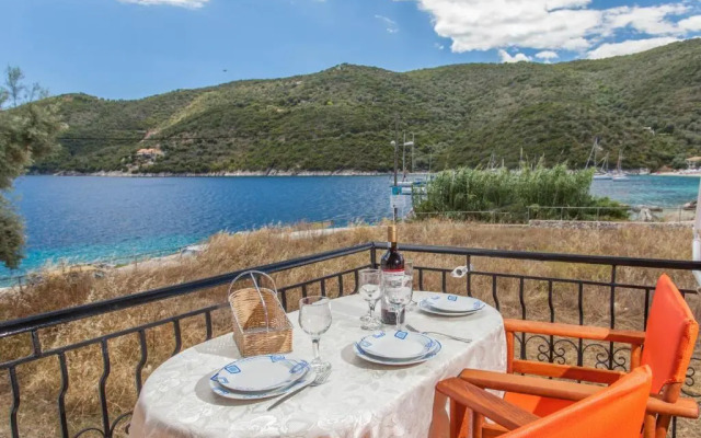 Ionio Sea Poros Studios