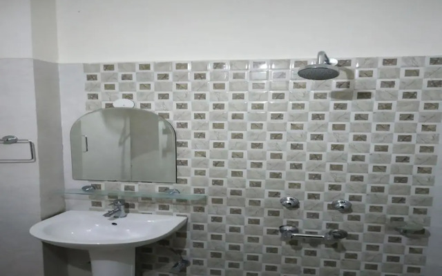 Oyo 24940 Mahadev Inn