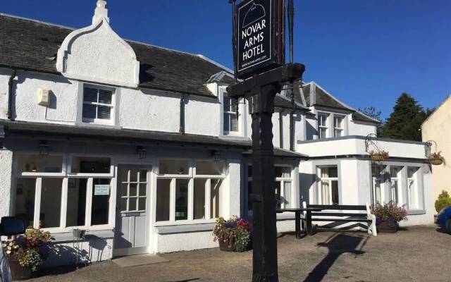 Novar Arms Hotel