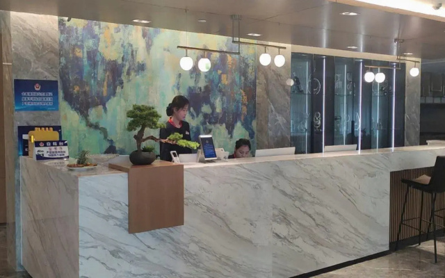 Super 8 Hotel (Beijing Sanlitun Taikoo Li Tuanjiehu Subway Station)