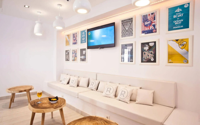Ten Hostel