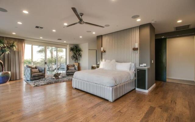Stunning Private & Modern N. Scottsdale Estate!