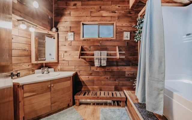 26sl - Hot Tub - Bbq - Game Room - Sleeps 8 3 Bedroom Home by RedAwning