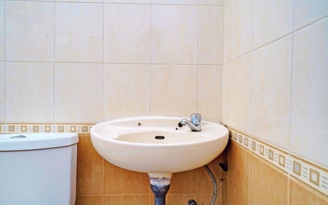 SPOT ON 92975 Aria Hostel Capsul Cihampelas