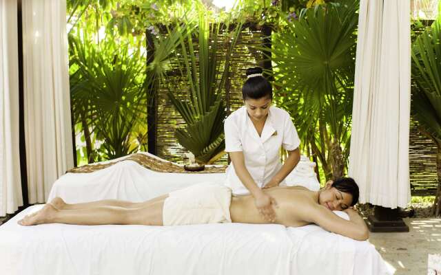 Hacienda Encantada Resort & Residences