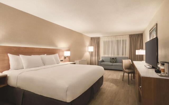 Clarion Hotel Milwaukee Airport