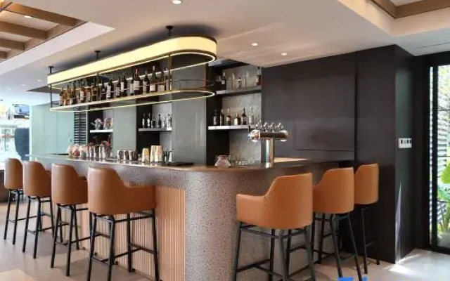 Leston Hotel