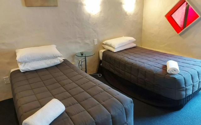Parklane Motor Lodge – Guest Rooms – Auckland