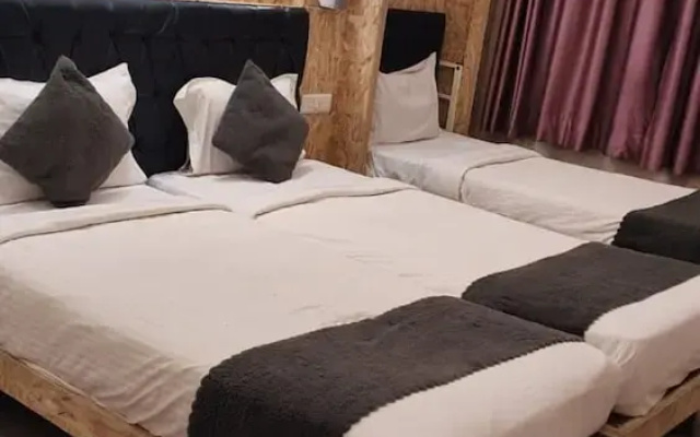 Hotel comfort & Terrace Lounge Deoghar