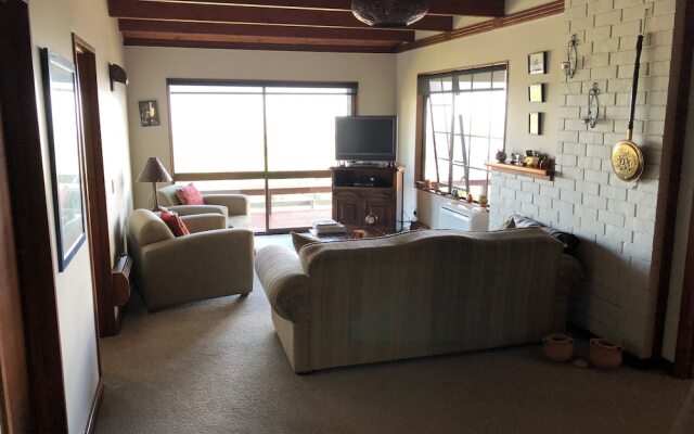 Chartre' Manor Bed & Breakfast