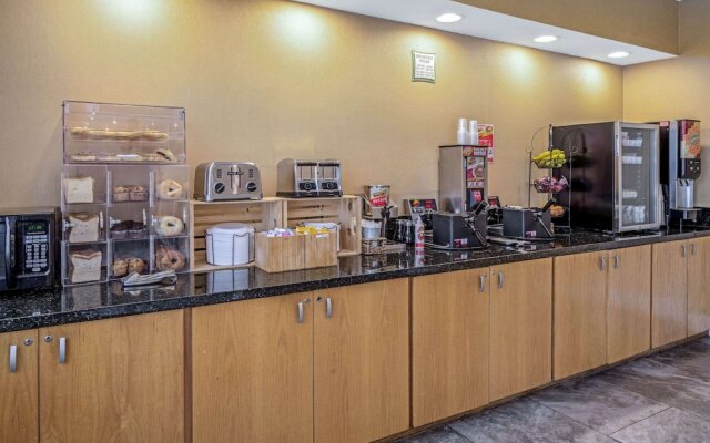 La Quinta Inn And Suites Naples Downtown