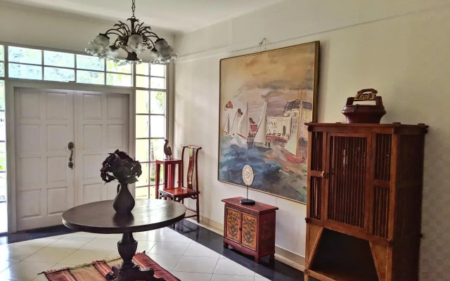 Chic Home Kemang by FLAT06