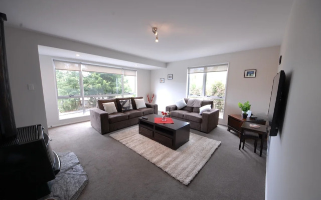 Big spacious house - great views