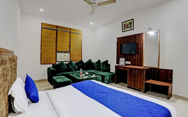 Roomshala 020 Hotel Black Stone