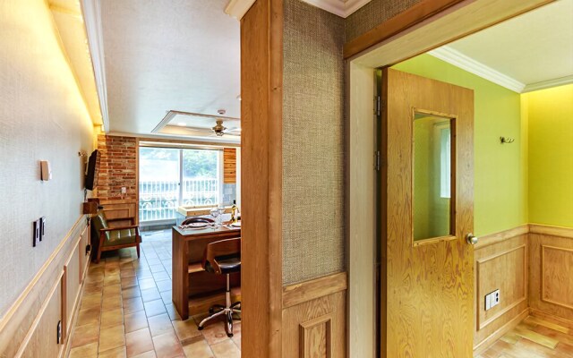 Gyeongju Rosso House Pension