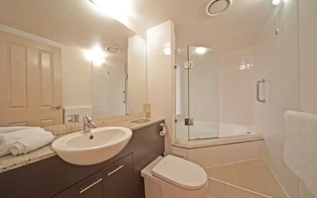 2011 Hermitage Drive Apartment - Airlie Beach – Bathroom – Airlie Beach