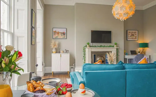 Stylish Grade II Apartment - The London