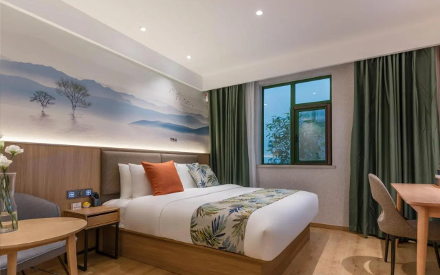 Ibis Chunxi