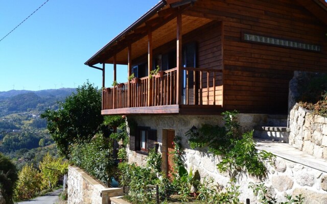 House With 2 Bedrooms in Celorico de Basto, With Wonderful Mountain Vi