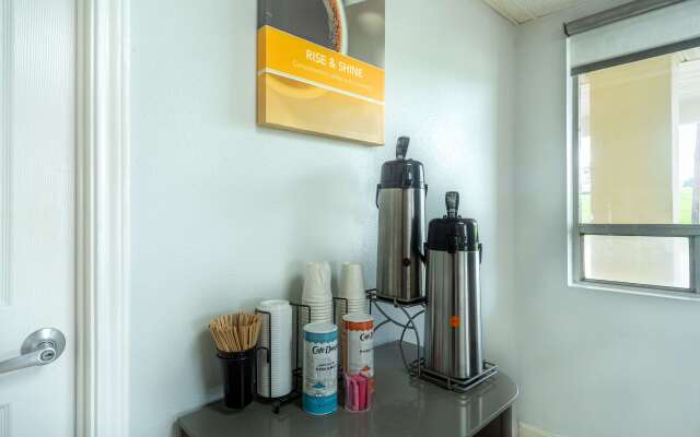 Motel 6 Livingston, TX