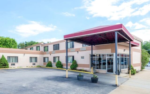 Super 8 by Wyndham Watertown/Cambridge/Boston Area