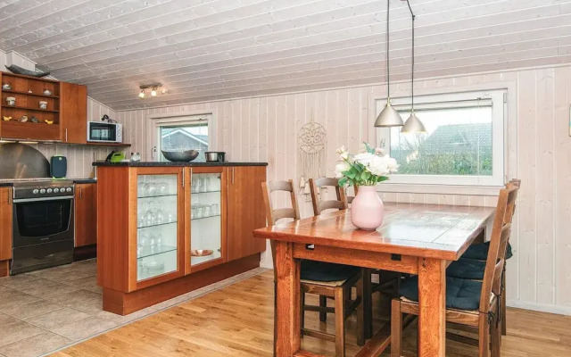 6 Person Holiday Home in Hemmet-by Traum