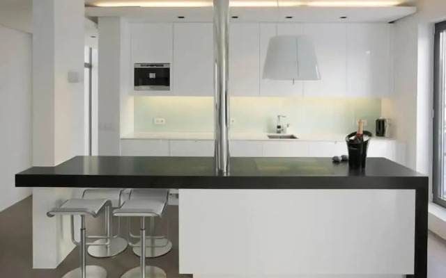 Thomsen Apartments