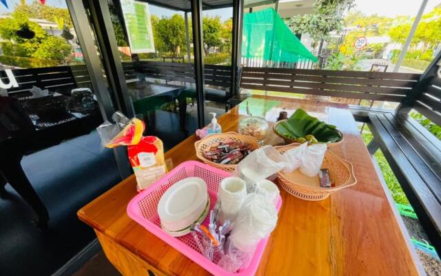 Baan Ruay Suk Resort, Lopburi