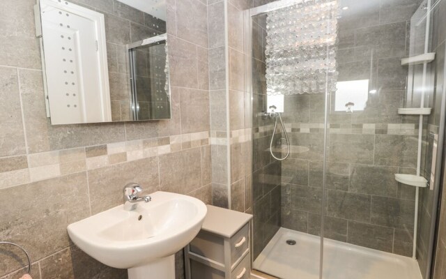Apartment 4