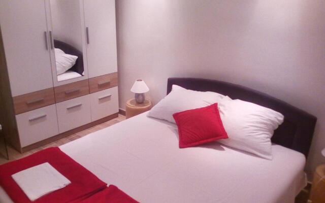 Apartment Yelena Rose West