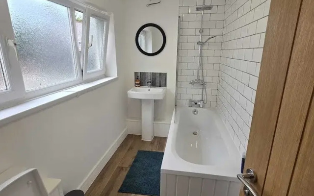 Newly Renovated 4 Bedroom House