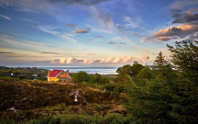 Red Robin - Vacation homes next to Svartifossur waterfall