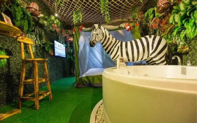 Love Of Swan Theme Hotel