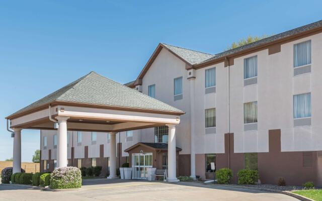 Seasons Inn & Suites Highland