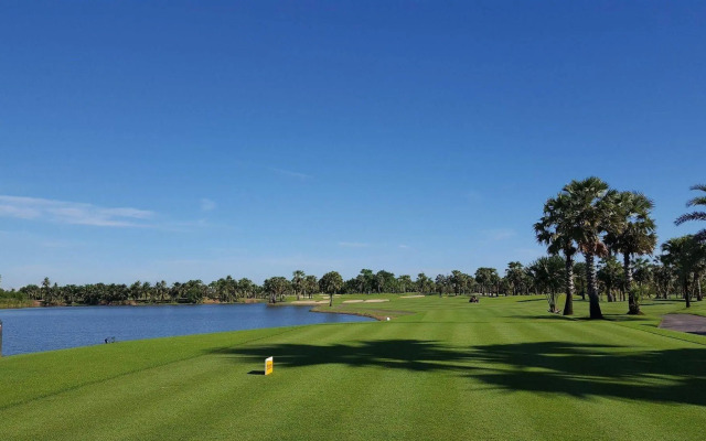Suwan Golf and Country Club