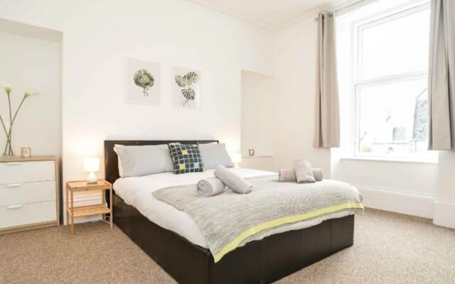 Aberdeen City Modern Apartment
