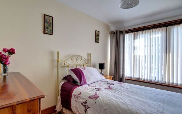 Cozy Holiday Home in Berriew near River Rhiw