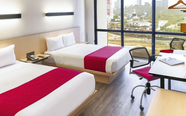 City Express Plus by Marriott Monterrey Galerias