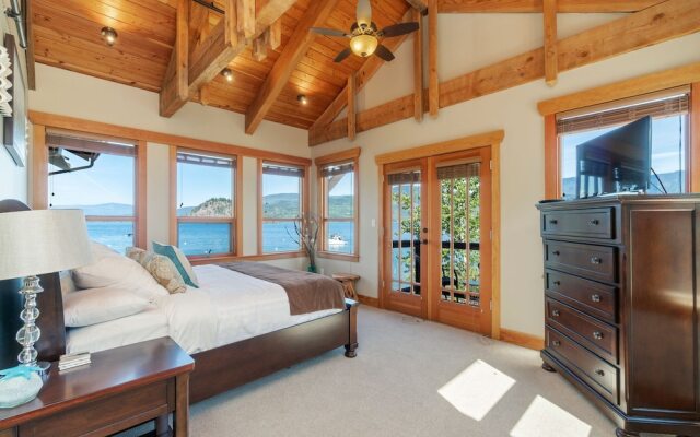 Carmel Beach Private Lodges