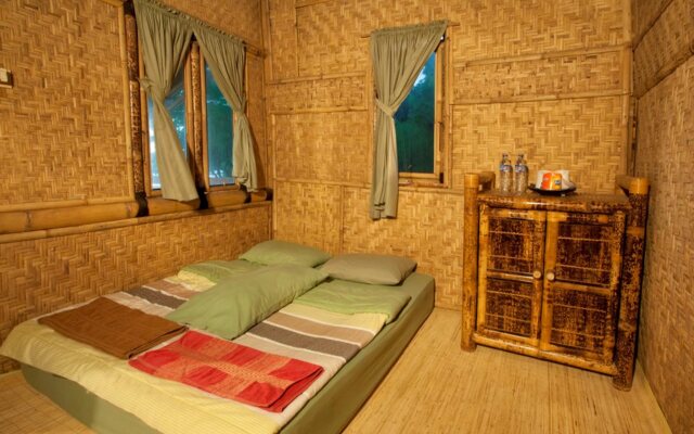 Bumbangku Beach Cottage