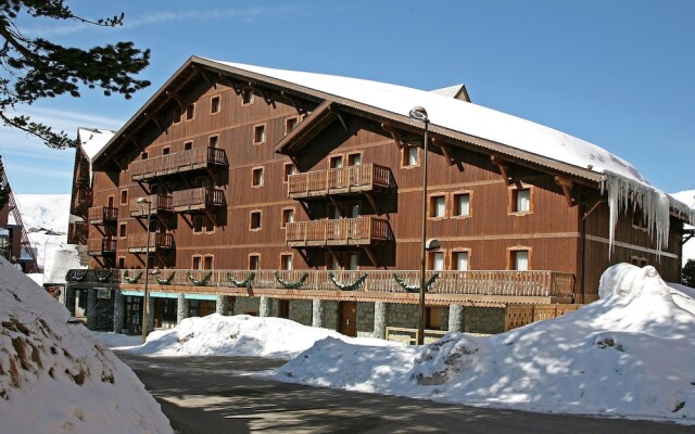 Rustic Apartment With a Fireplace and Wi-fi in Arc 2000