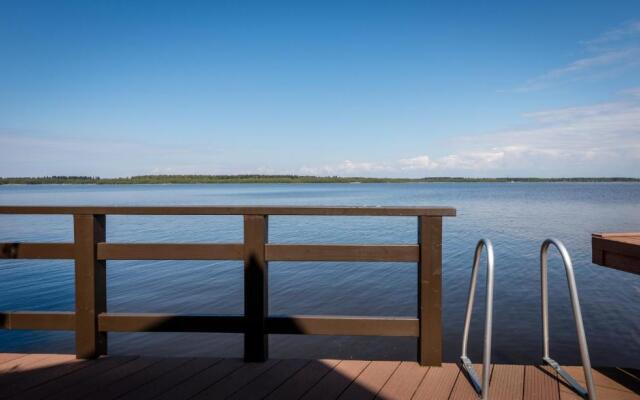 Reelinki Seafront Villa Amando