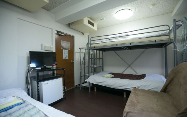 Hotel Mikado - Hostel