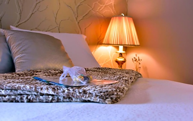 The Rockwell-Harrison Guest Lodge