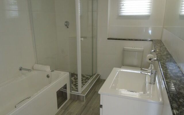 Airport Inn Executive Suites