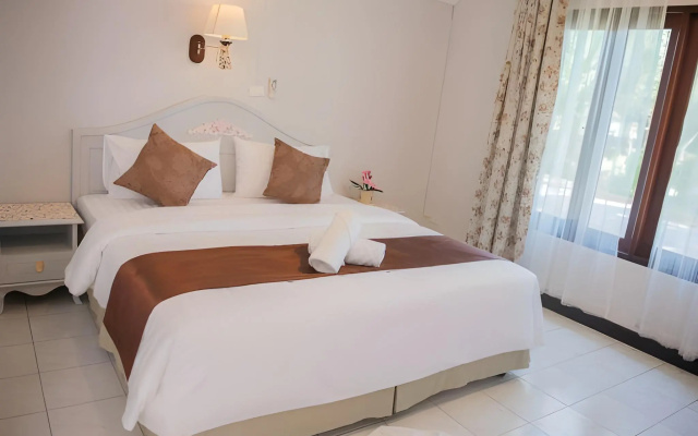 Clean Wave Resort