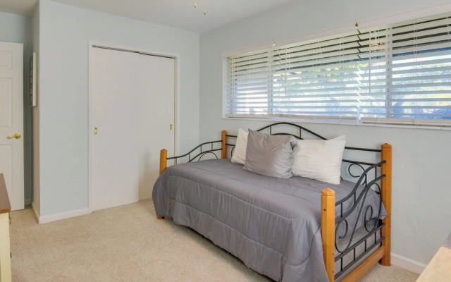 Pompano Beach Retreat w/ Backyard Oasis!