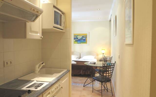 Studio Commandant André 12