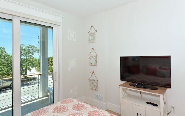 Direct Beach View Apartment 5