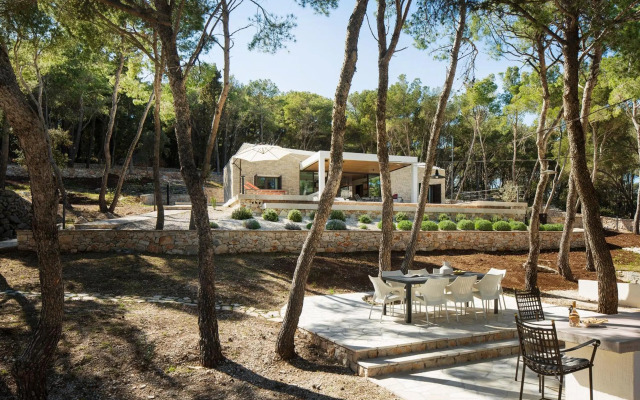 Vale Residence - exclusive & private property by the sea